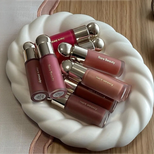 Blush Liquide Rare Beauty – Fini Naturel, Longue Tenue & Éclat Lumineux